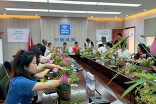 官方：伯恩茅斯中场特劳雷租借加盟那不勒斯，买断费2500万欧